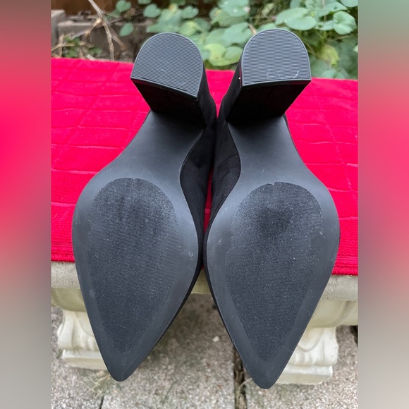Madden Girl Symboll Block Heel Black Faux Suede Pumps Women’s Size 6.5 NWOB - Picture 6 of 6